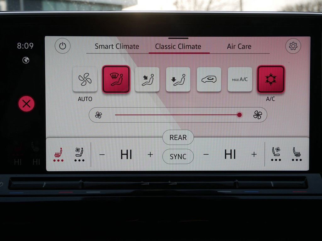 Used 2024 Volkswagen Atlas SEL Premium R-Line image 23