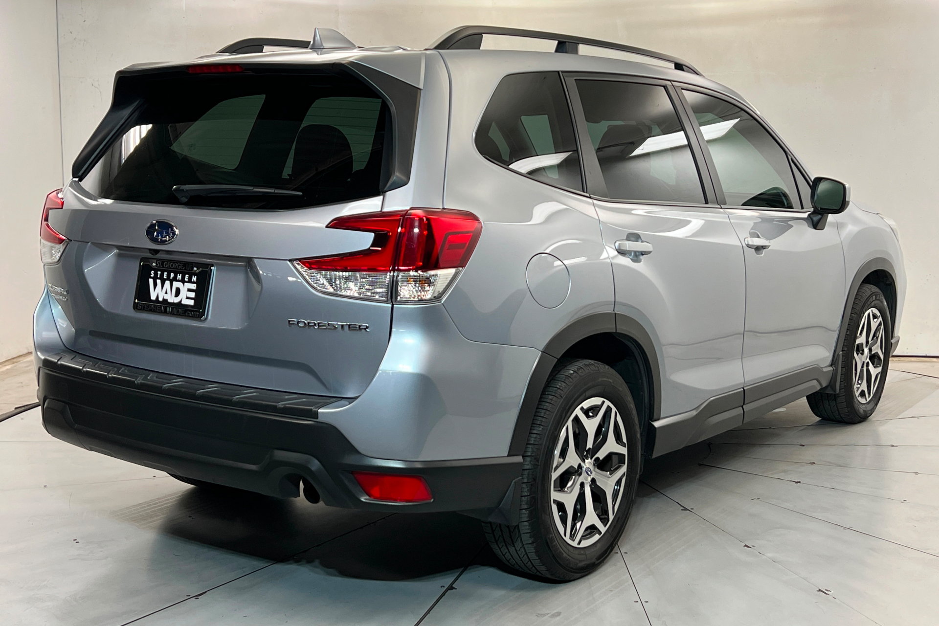 Used 2021 Subaru Forester Premium AWD/4WD image 6