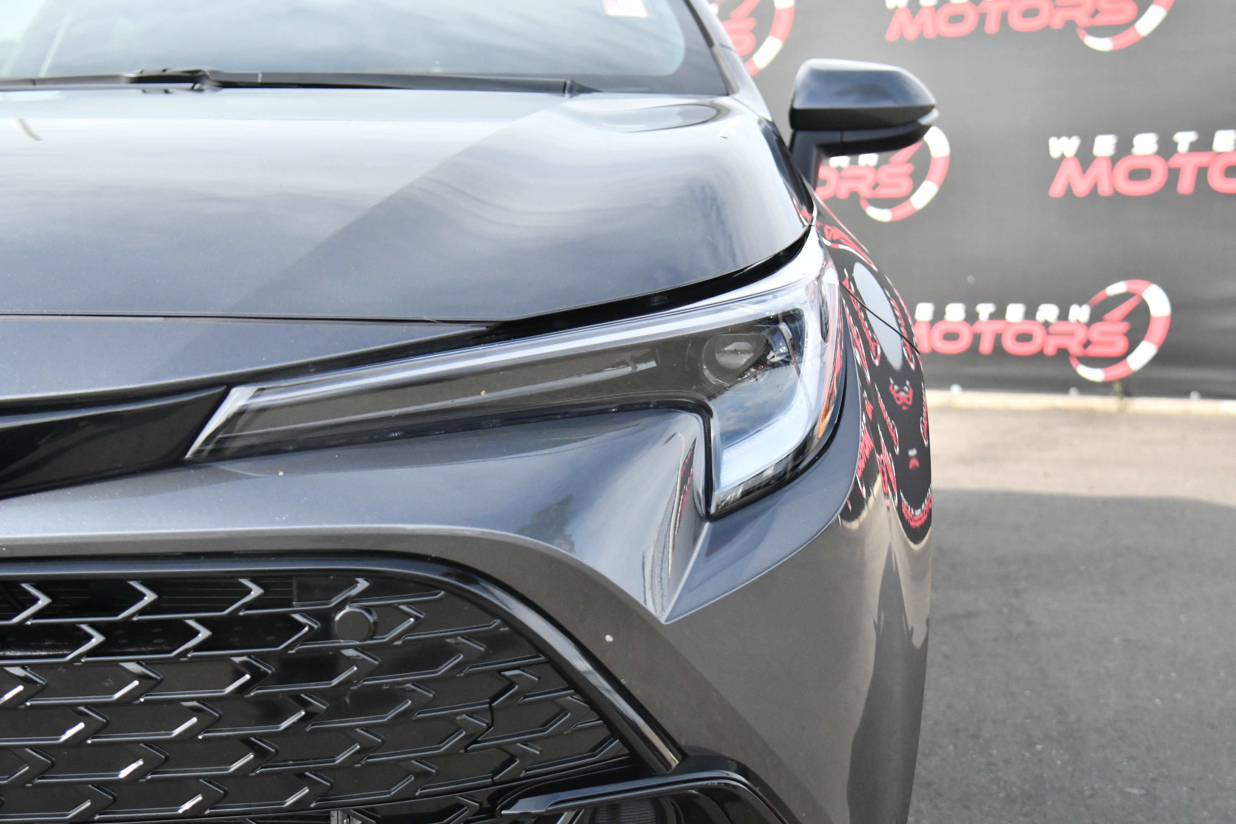 Used 2024 Toyota Corolla SE w/ SE Package image 11