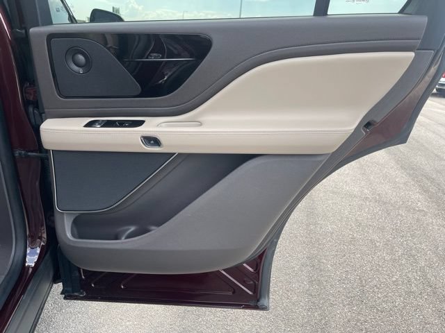 Used 2022 Lincoln Aviator Reserve AWD/4WD image 15