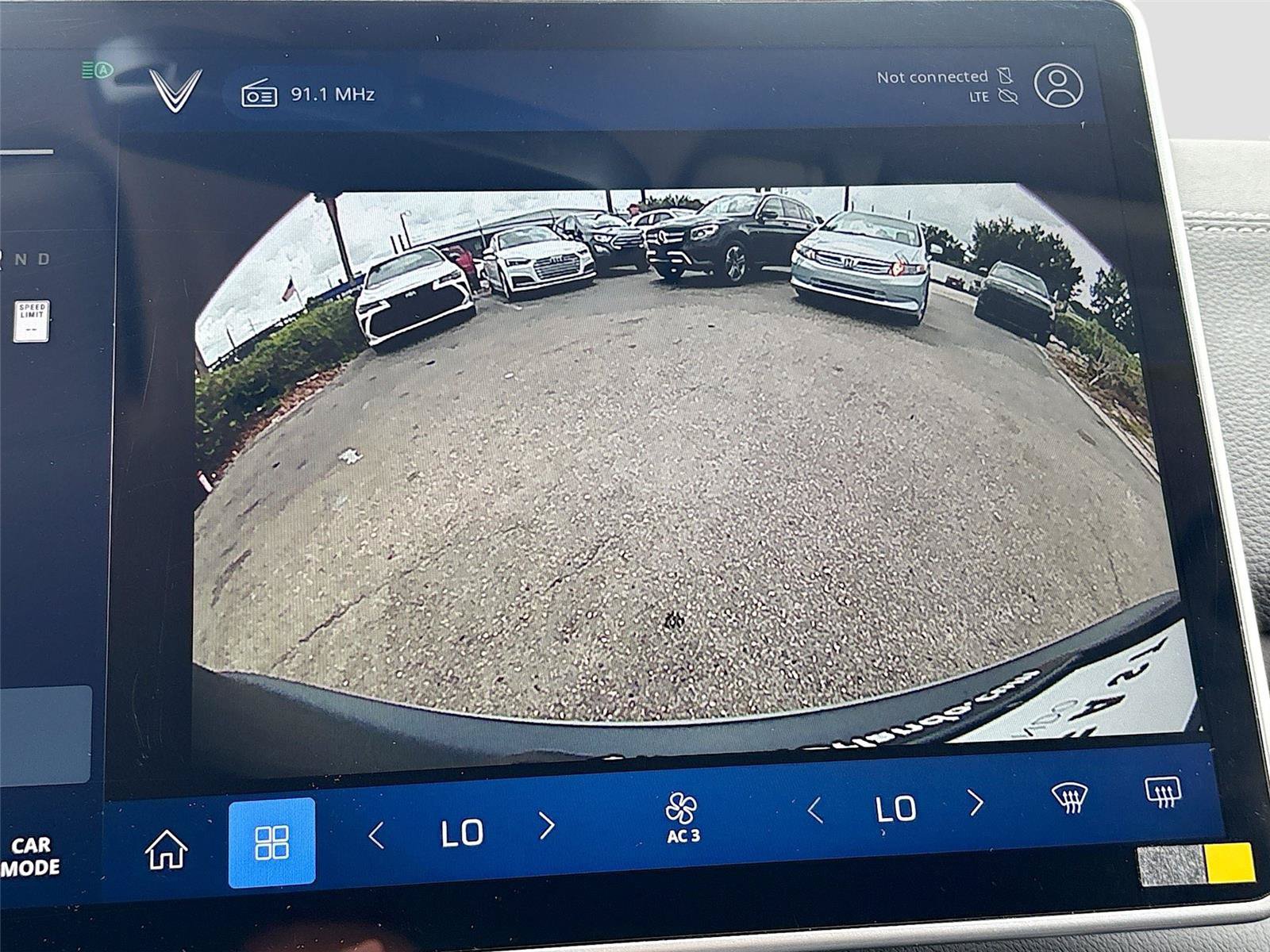 New 2025 VinFast VF 8 Eco AWD/4WD image 13