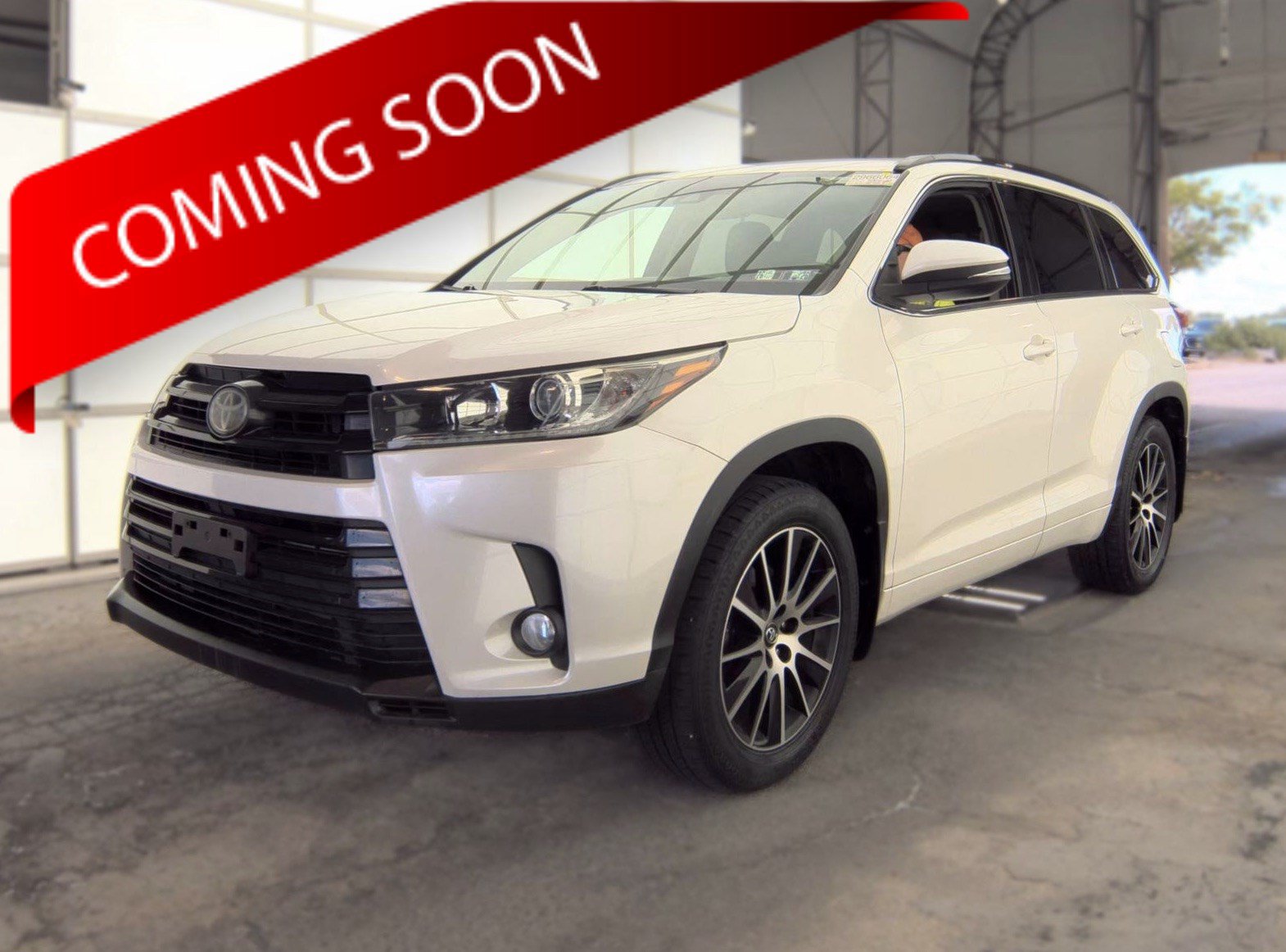 Used 2018 Toyota Highlander SE