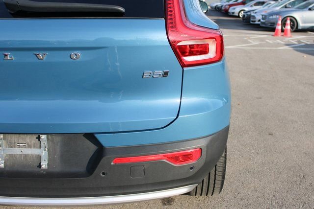 Used 2025 Volvo XC40 B5 Plus image 46