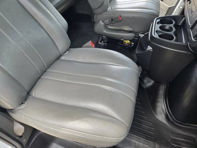Used 2024 Chevrolet Express 3500 LS RWD image 24