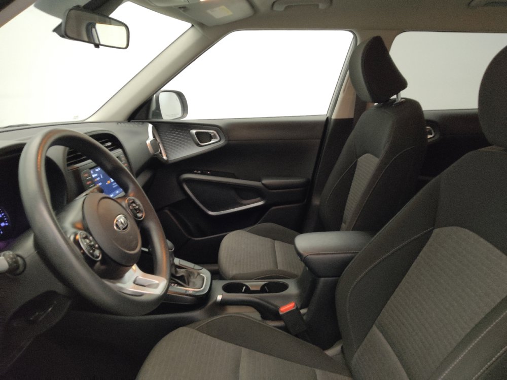 Used 2020 Kia Soul S FWD image 17