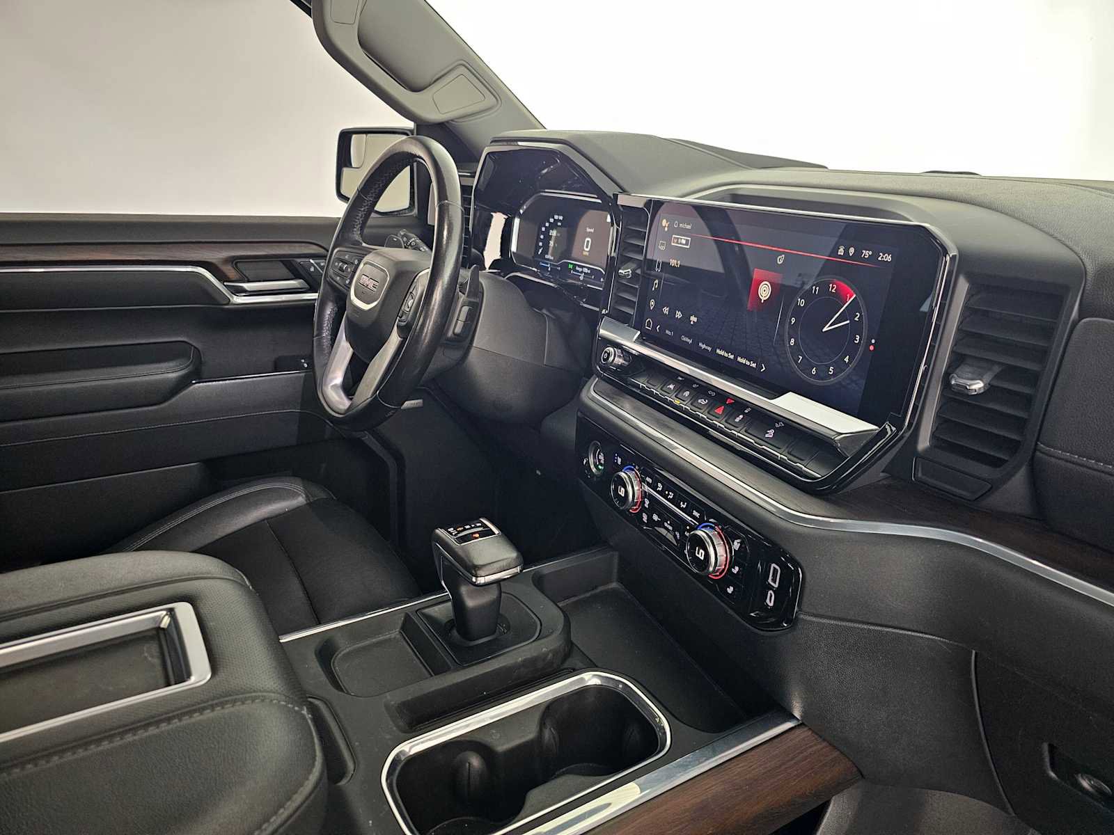 Used 2022 GMC Sierra 1500 SLT w/ SLT Convenience Package image 11