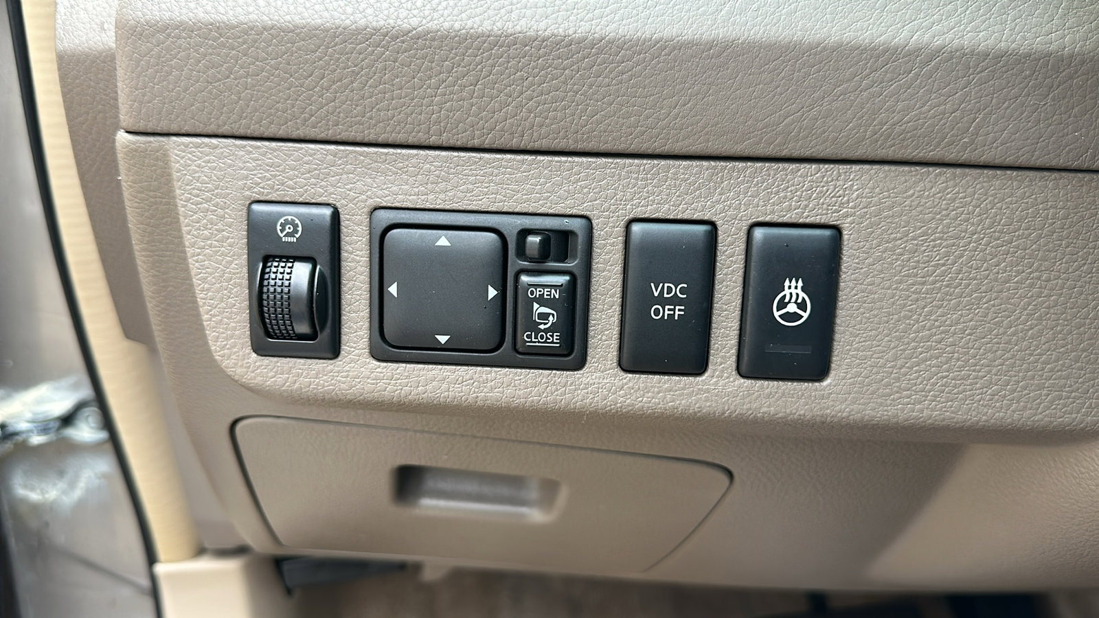 Used 2004 Nissan Maxima 3.5 SL w/ Navigation System Pkg image 16