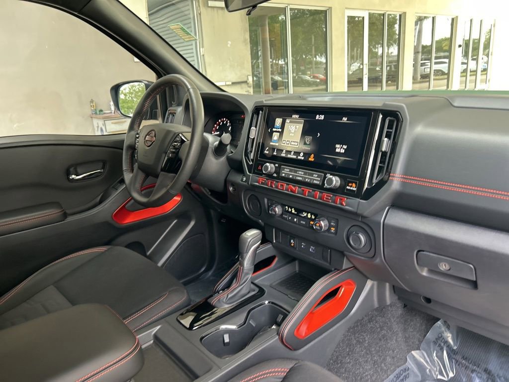 Used 2025 Nissan Frontier Pro-X RWD image 25