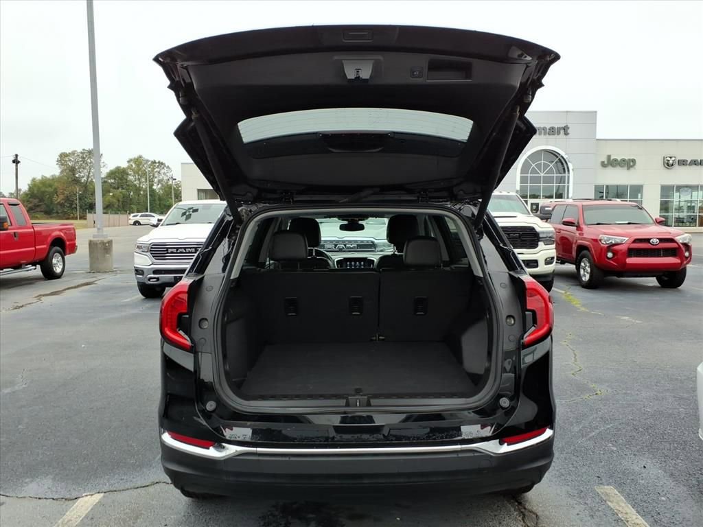 Used 2024 GMC Terrain SLT image 5