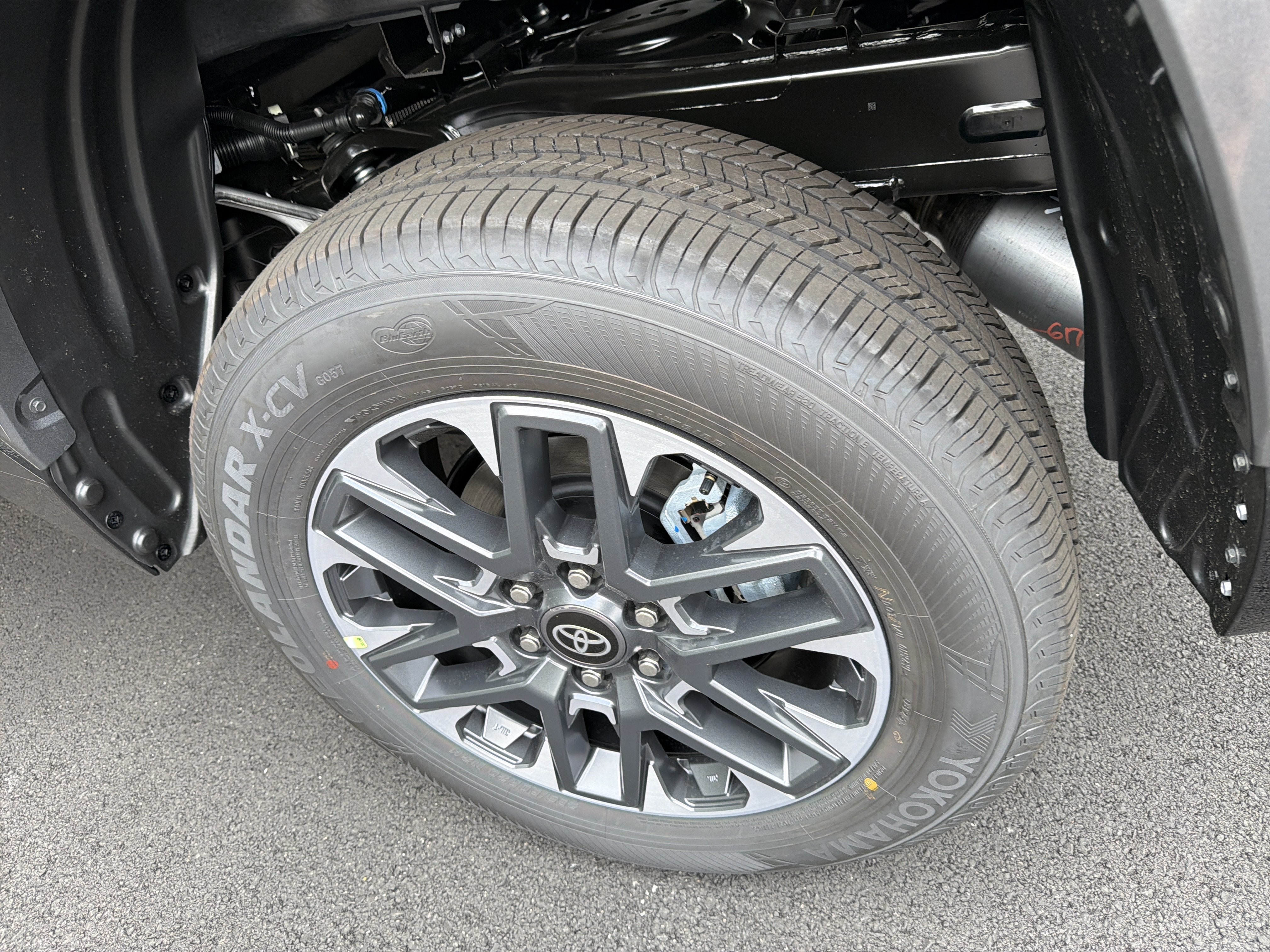 New 2026 Toyota Tundra Limited AWD/4WD image 7