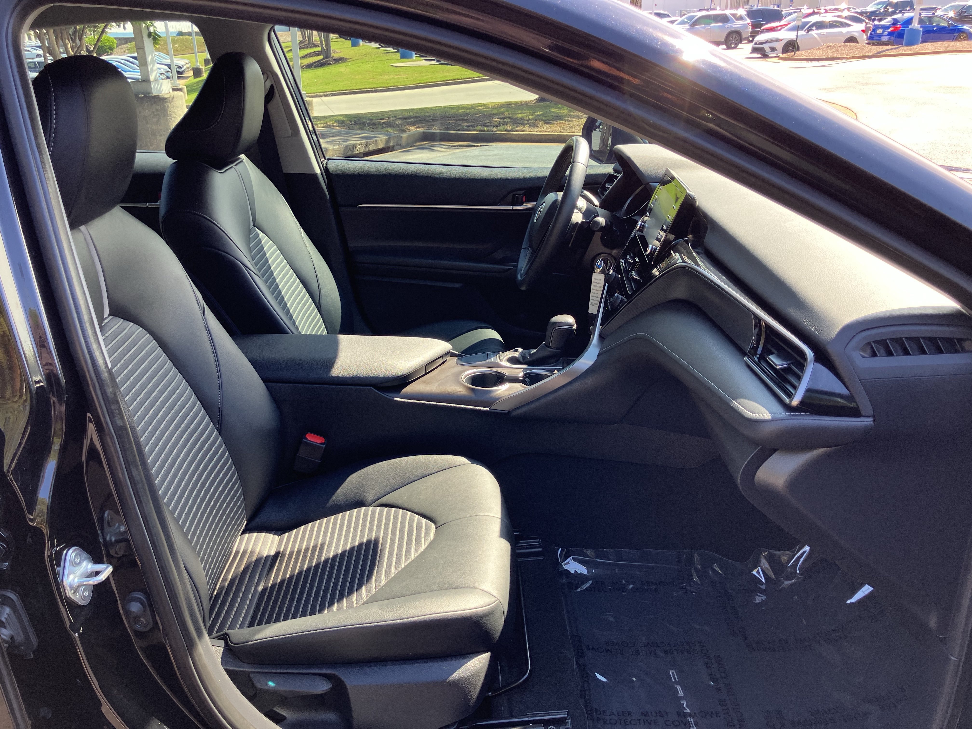 Used 2022 Toyota Camry SE FWD image 34