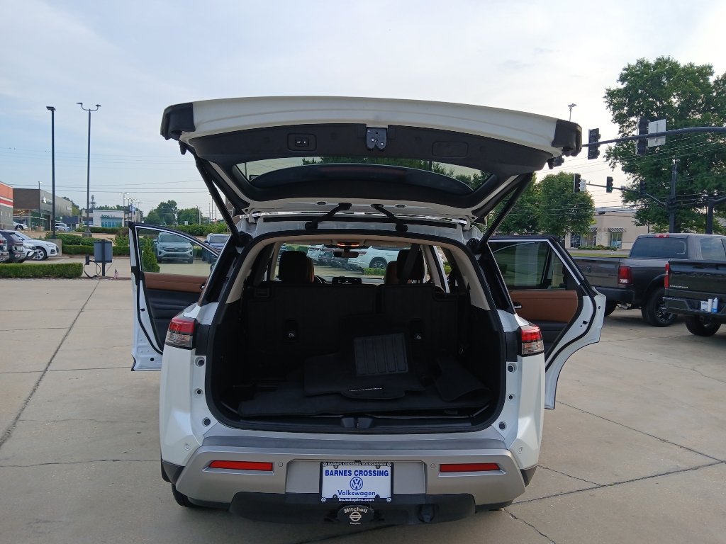 Used 2025 Nissan Pathfinder Platinum FWD image 22
