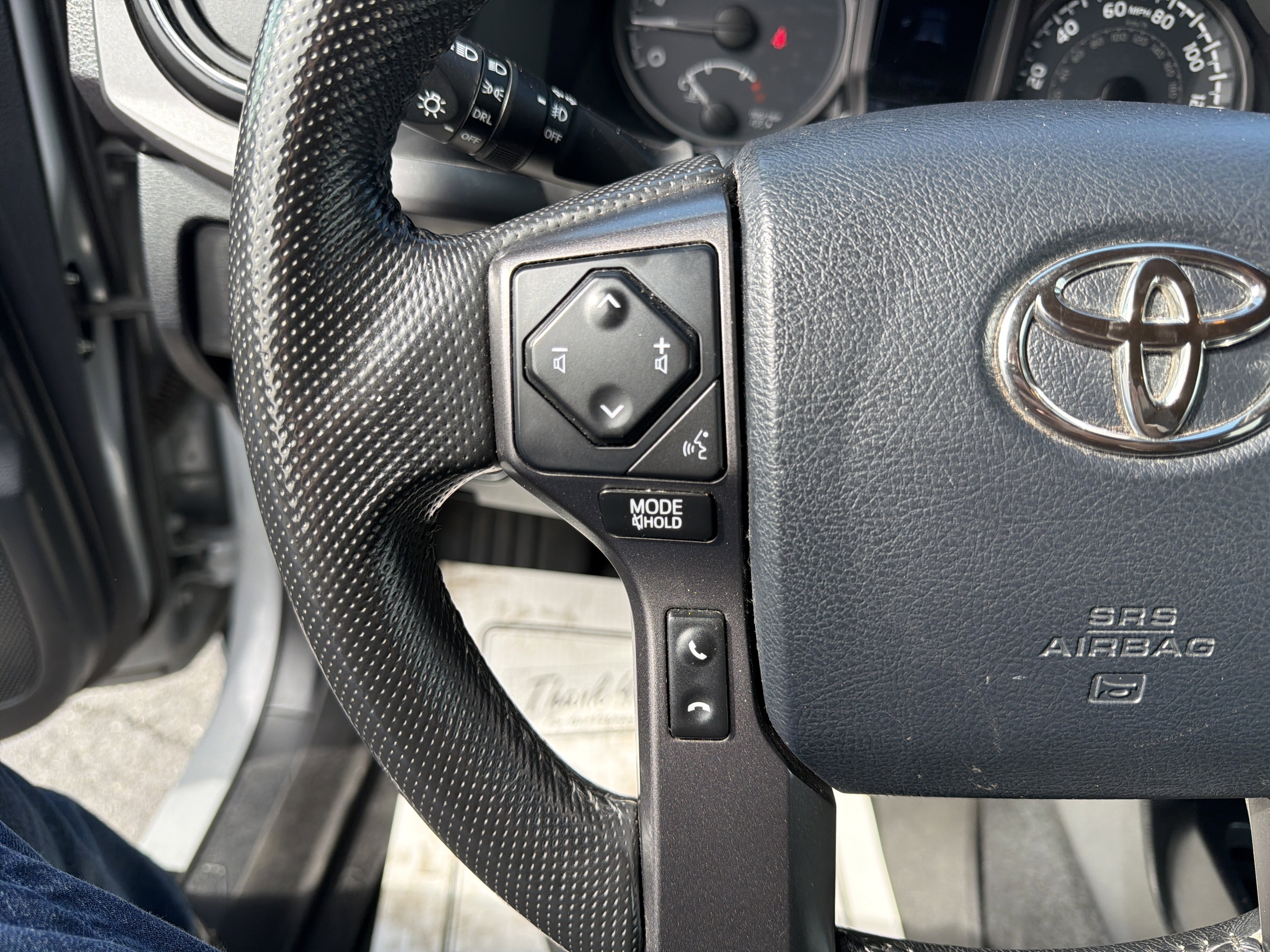 Used 2019 Toyota Tacoma TRD Off-Road w/ Technology Package image 18