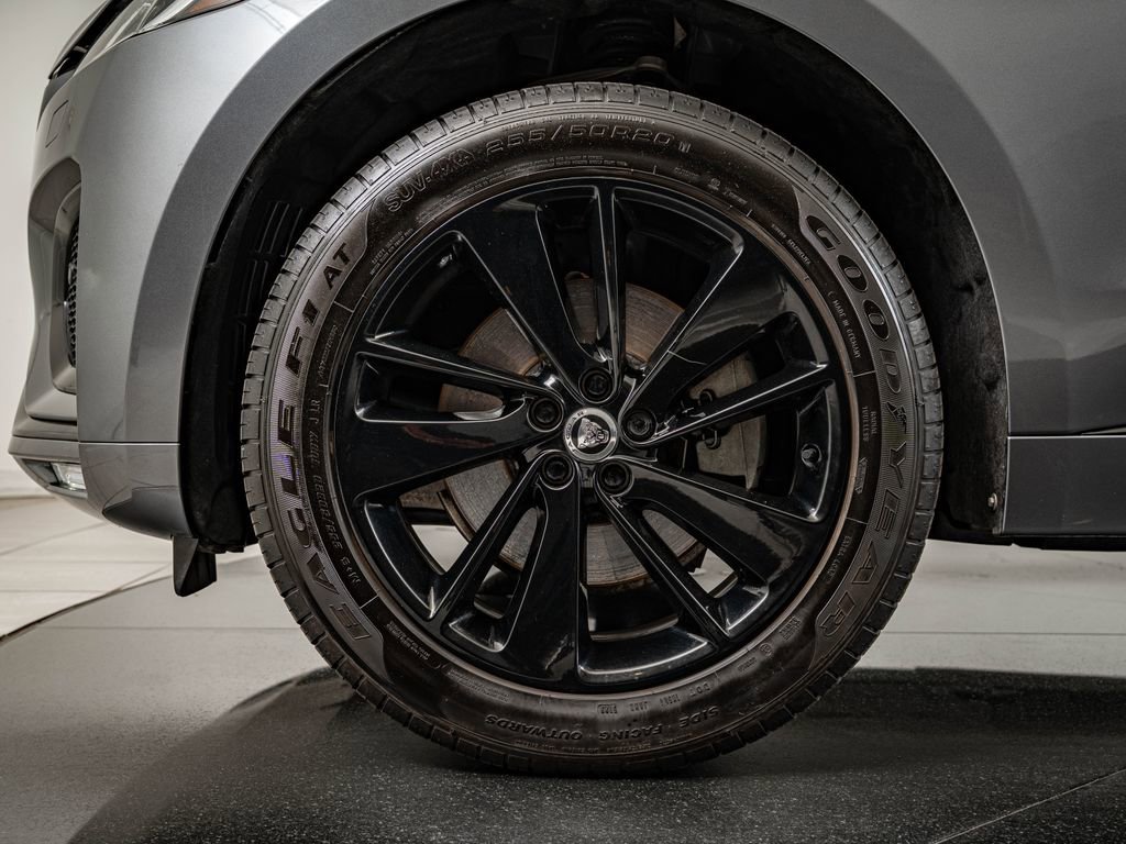 Certified 2025 Jaguar F-PACE R-Dynamic S AWD/4WD image 10