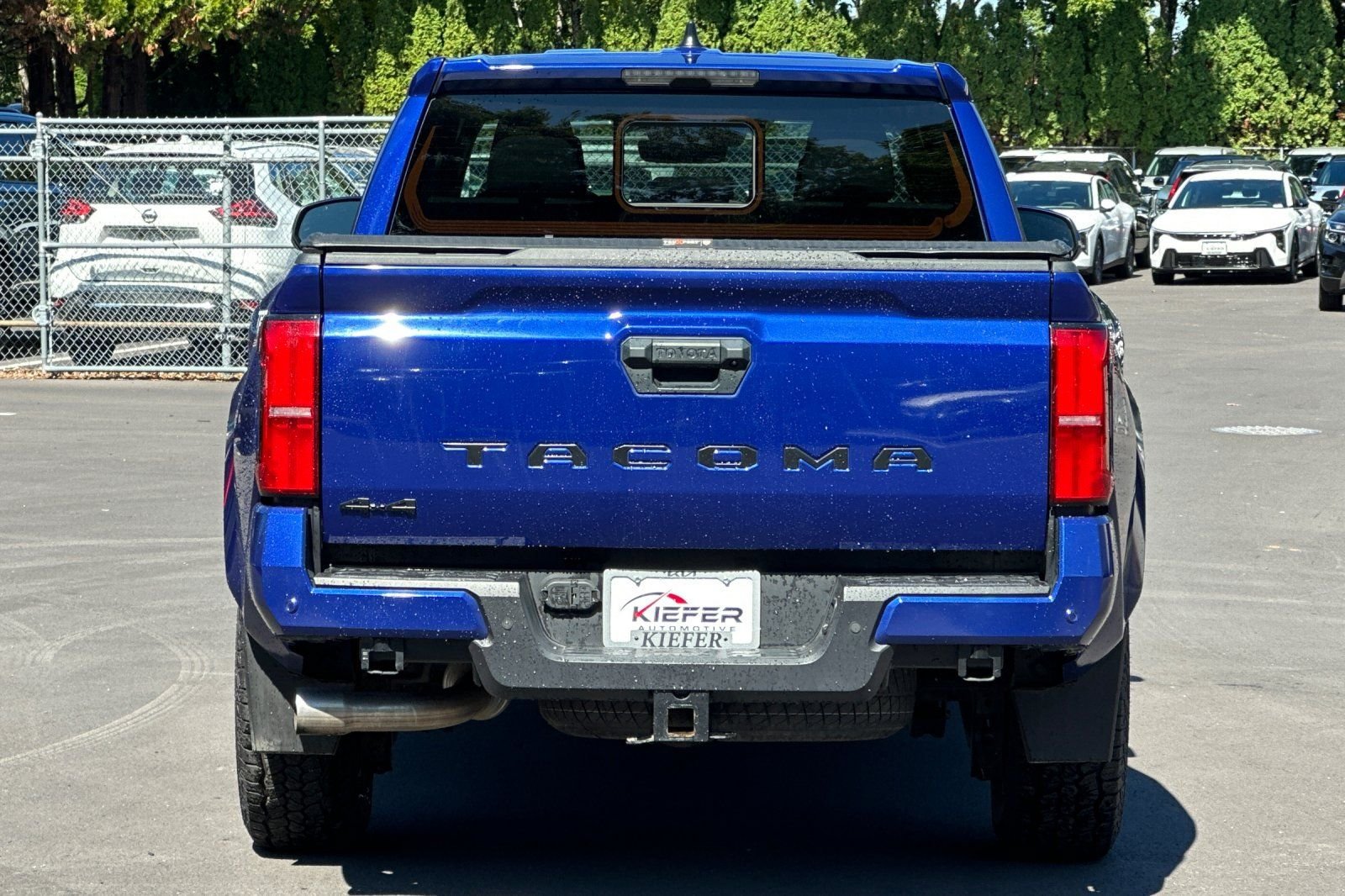 Used 2024 Toyota Tacoma TRD Sport w/ TRD Sport Upgrade Package AWD/4WD image 5