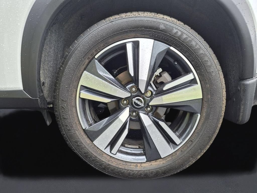 Used 2025 Nissan Rogue SL w/ Tech Package AWD/4WD image 11