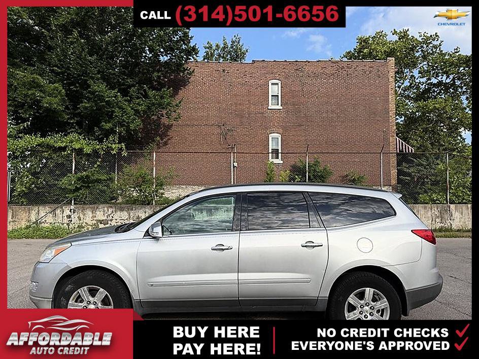 Used 2010 Chevrolet Traverse LT w/ Personal Connectivity Package FWD image 2
