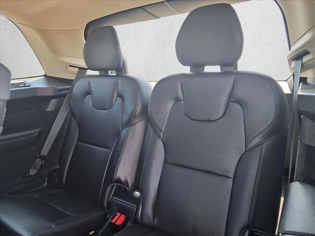 Used 2021 Volvo XC90 T6 Momentum AWD/4WD image 28