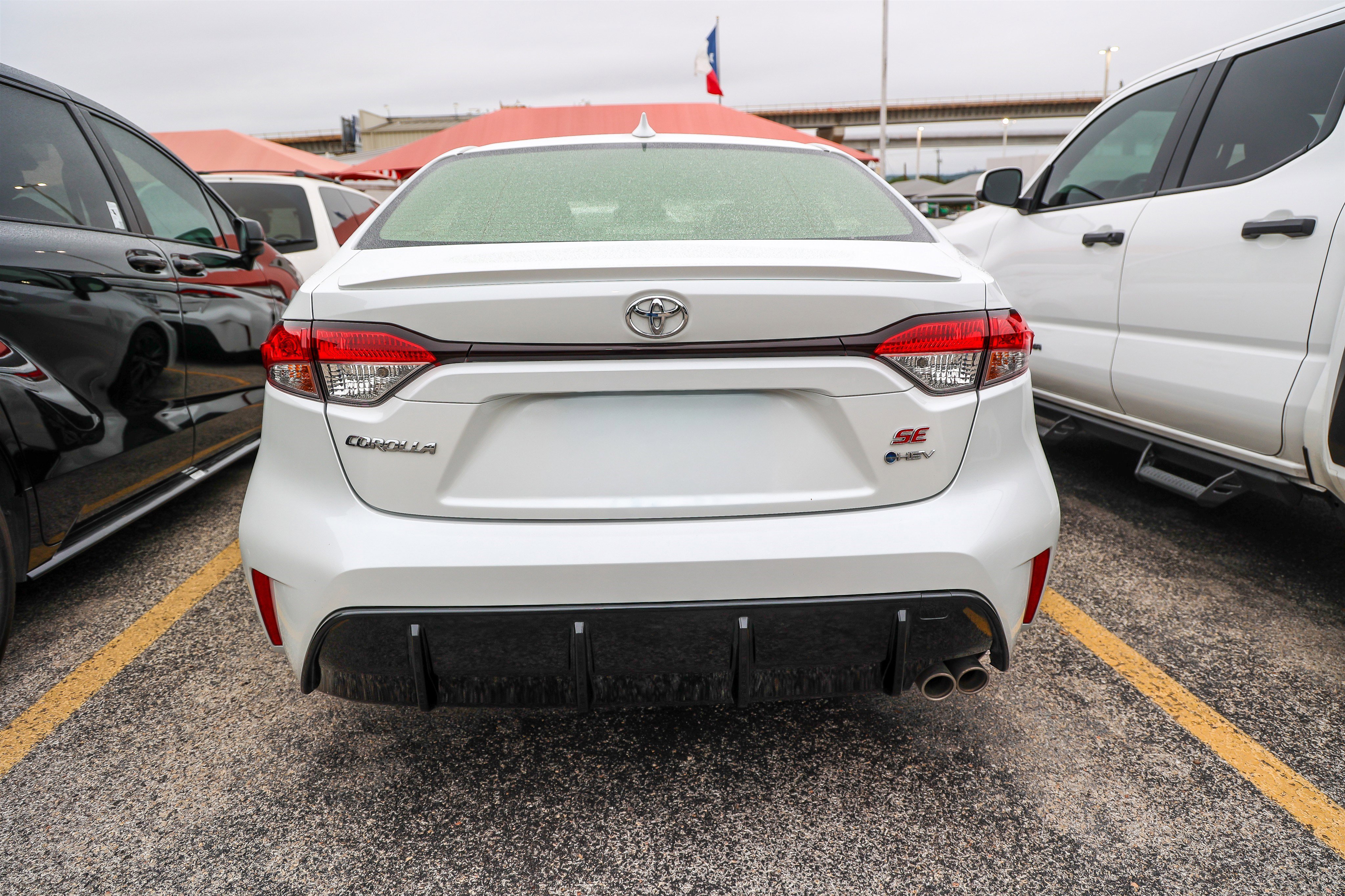 Used 2026 Toyota Corolla SE w/ SE Premium Package FWD image 8