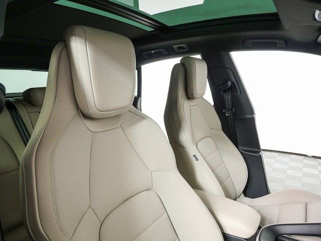 New 2026 Porsche Macan Electric image 24