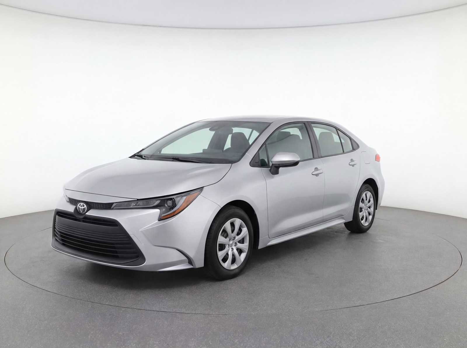 Used 2025 Toyota Corolla LE FWD image 1
