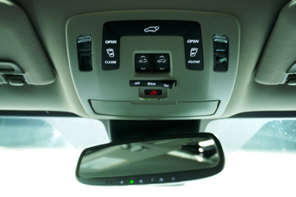 Used 2025 Toyota Sienna XLE w/ XLE Plus Package AWD/4WD image 23