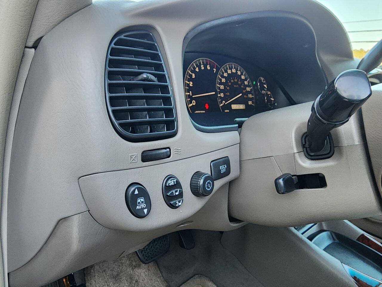 Used 2007 Toyota Sequoia Limited RWD image 32