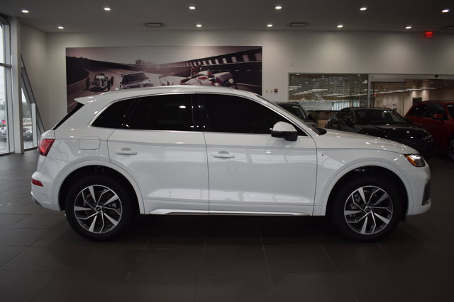 Used 2023 Audi Q5 2.0T Premium Plus w/ Premium Plus Package AWD/4WD image 8