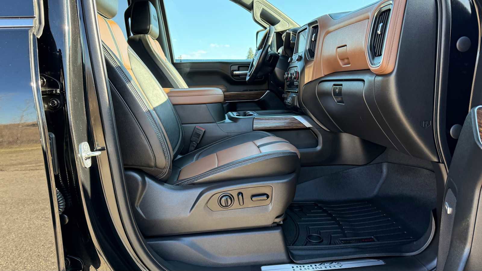 Used 2021 Chevrolet Silverado 3500 High Country AWD/4WD image 12