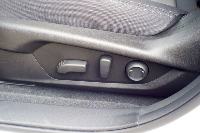 Used 2025 Subaru Crosstrek 2.0i Premium AWD/4WD image 40