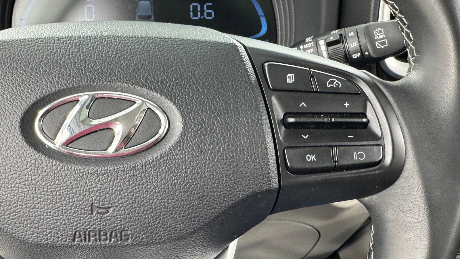 Used 2025 Hyundai Venue SEL FWD image 22