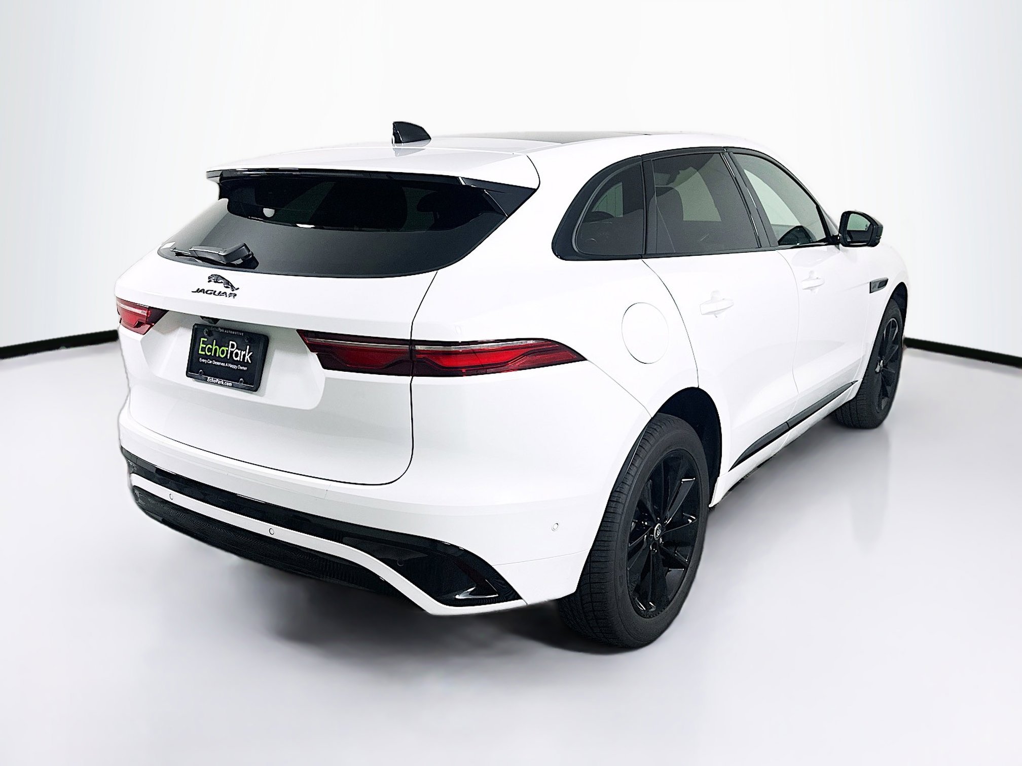 Used 2025 Jaguar F-PACE R-Dynamic S image 9