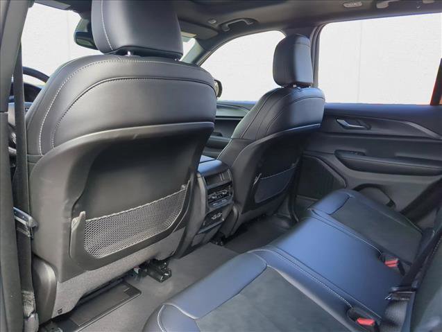 New 2025 Jeep Grand Cherokee Altitude image 18