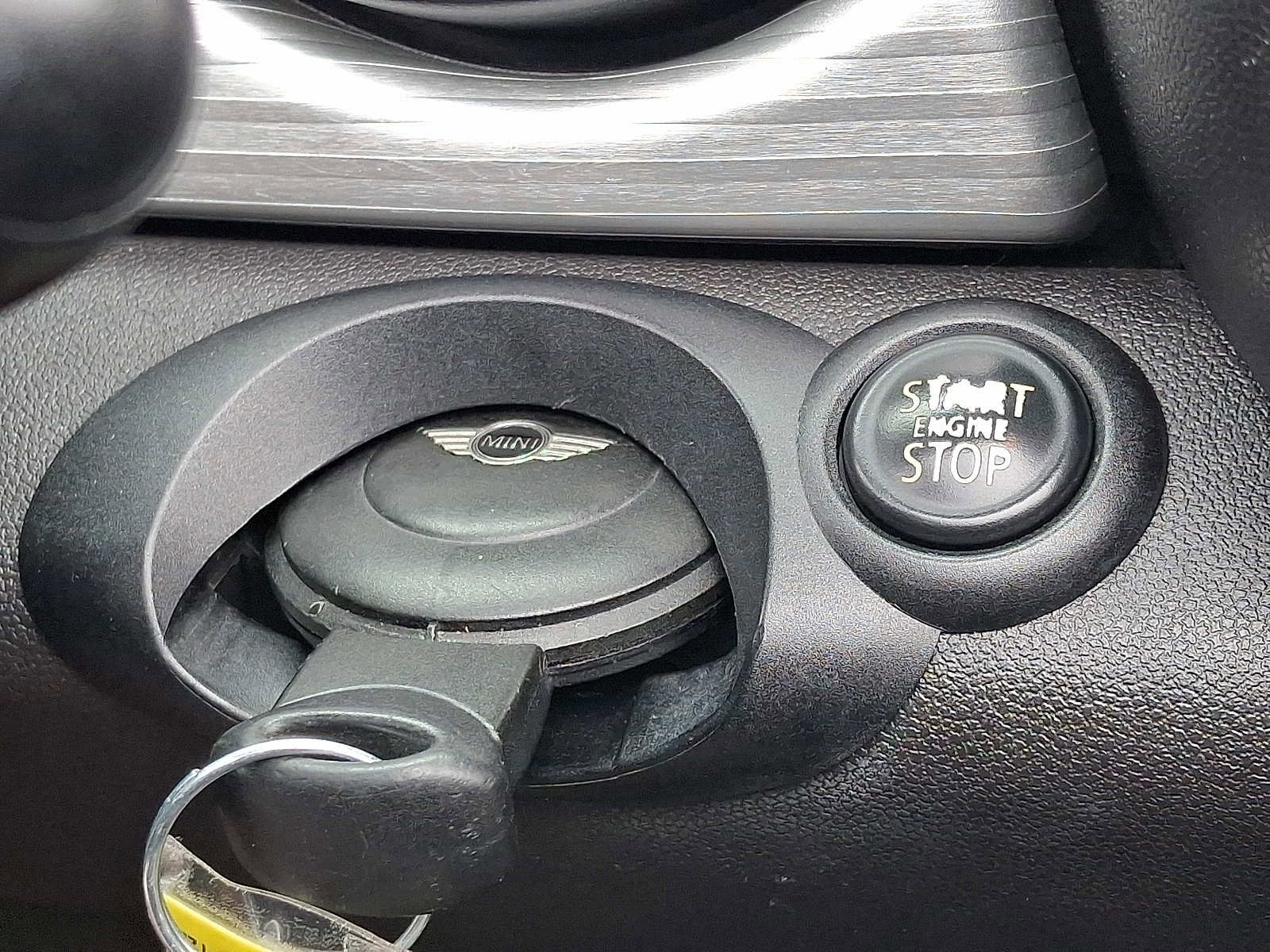 Used 2015 MINI Cooper S image 22