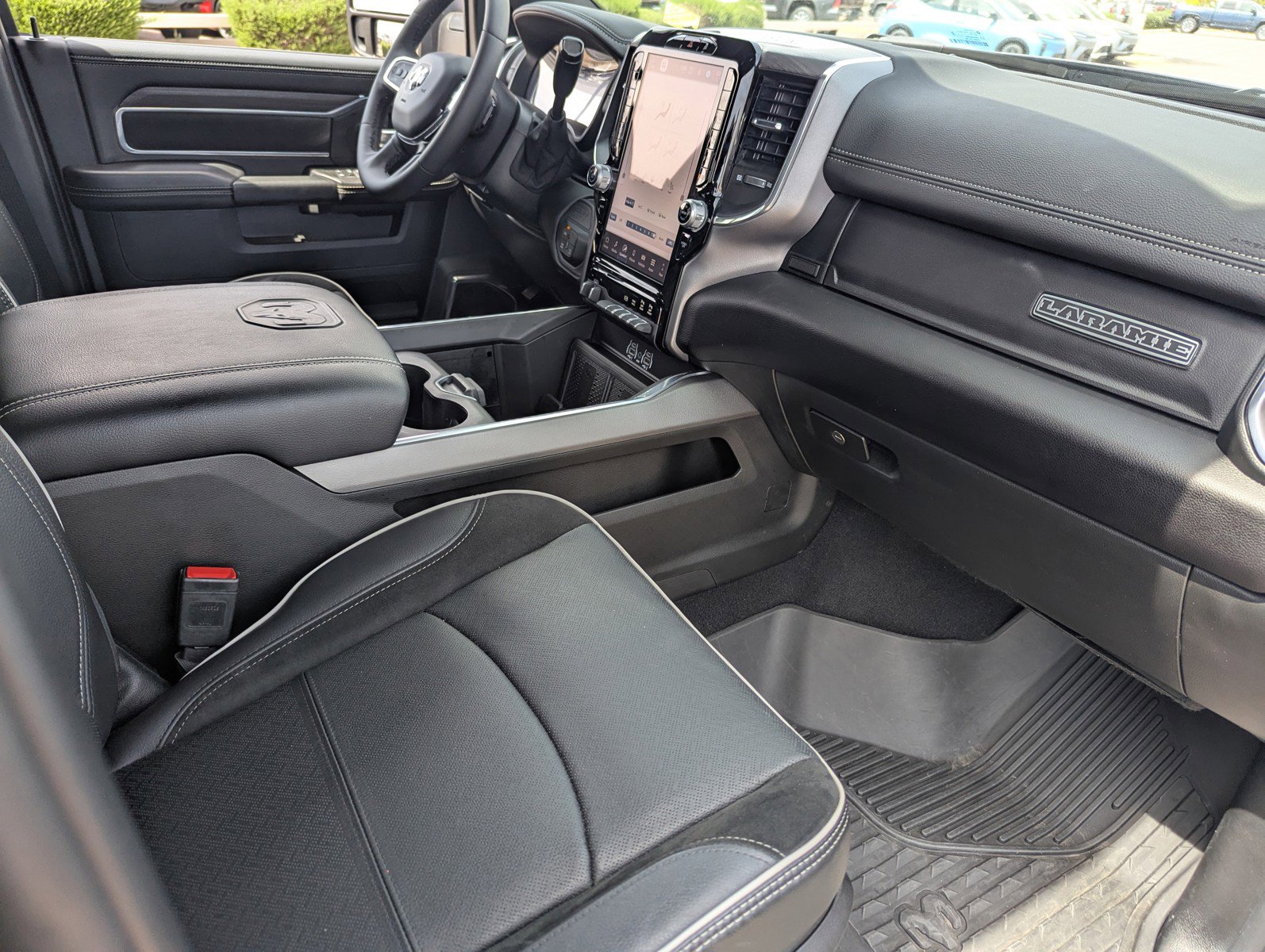 Used 2025 RAM 2500 Laramie image 13