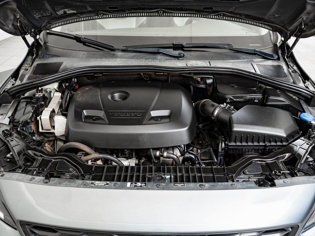 Used 2018 Volvo S60 T5 Cross Country Platinum image 43
