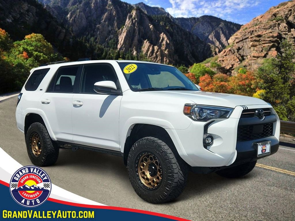 Used 2022 Toyota 4Runner SR5 AWD/4WD image 1