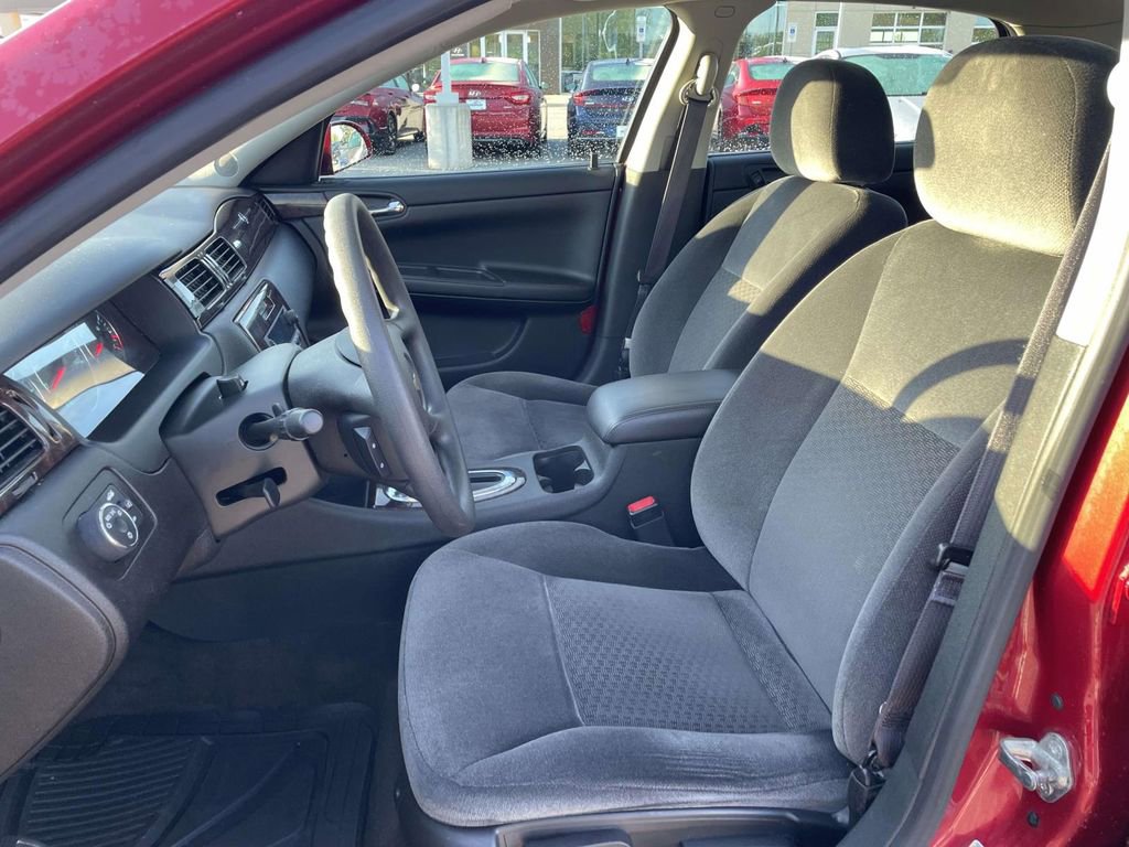 Used 2015 Chevrolet Impala LT w/ LT Sunroof Package image 9