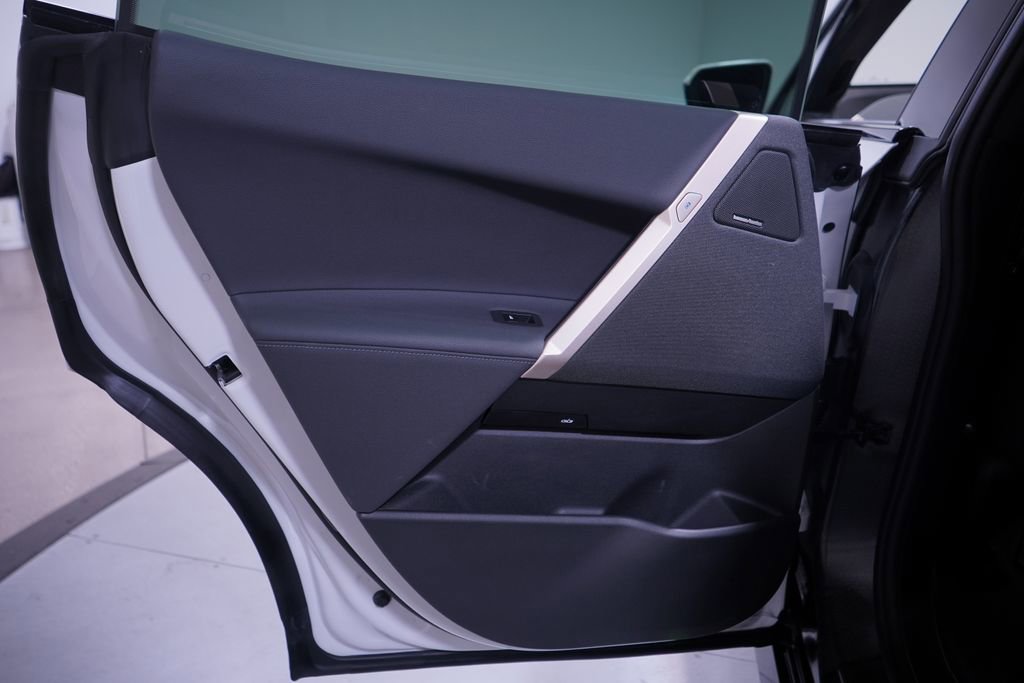 Used 2026 BMW iX xDrive60 image 14