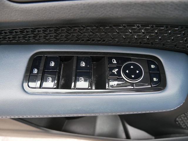 Certified 2024 Nissan Ariya AWD image 17