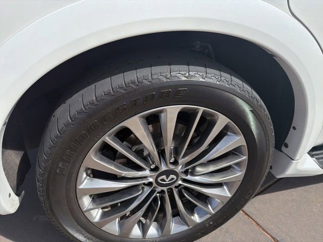 Used 2021 INFINITI QX80 Sensory w/ All-Season Package image 9