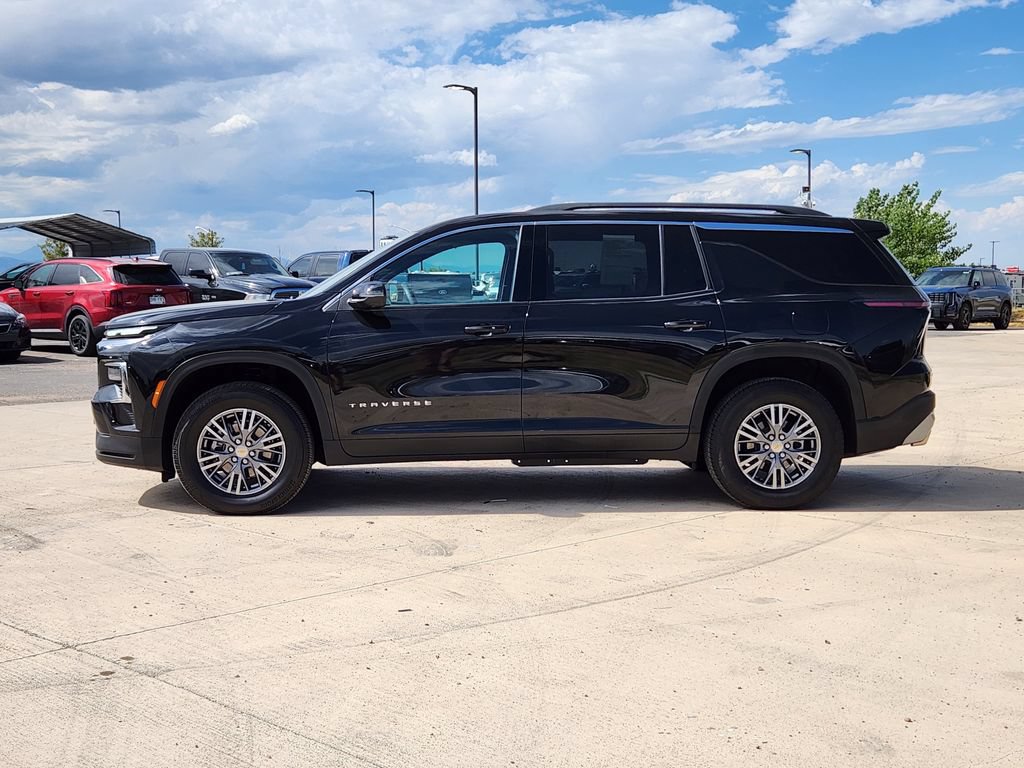 Used 2025 Chevrolet Traverse LT w/ Driver Confidence Package FWD image 8