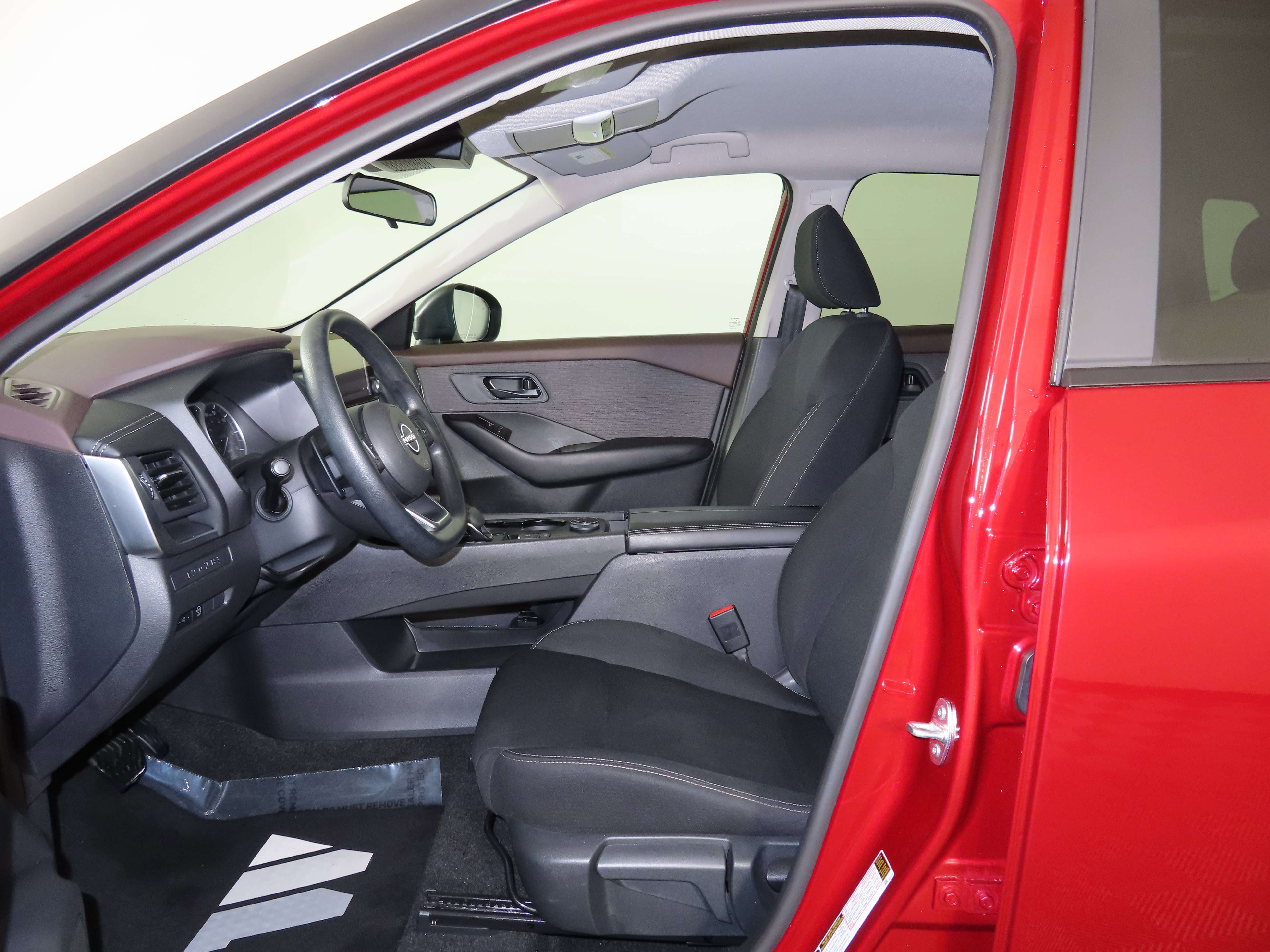 Certified 2023 Nissan Rogue S image 4