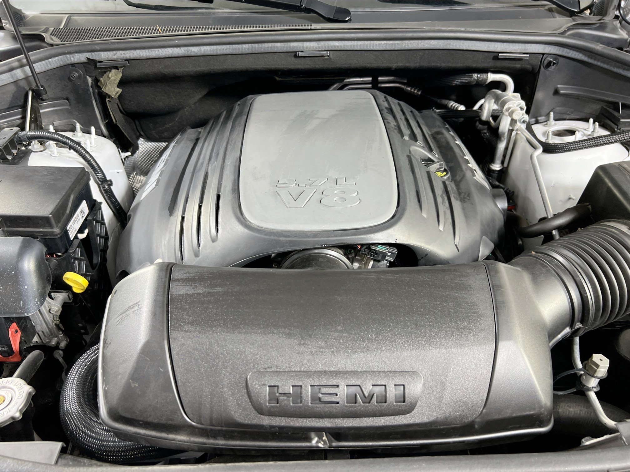 Used 2023 Dodge Durango R/T w/ Hemi Orange Plus Package image 32