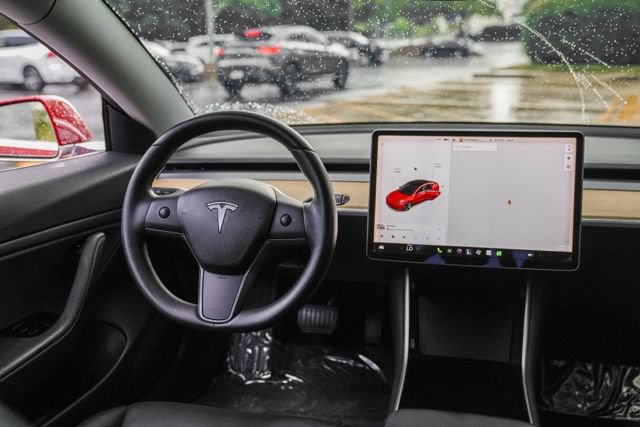 Used 2019 Tesla Model 3 Standard Range RWD image 25