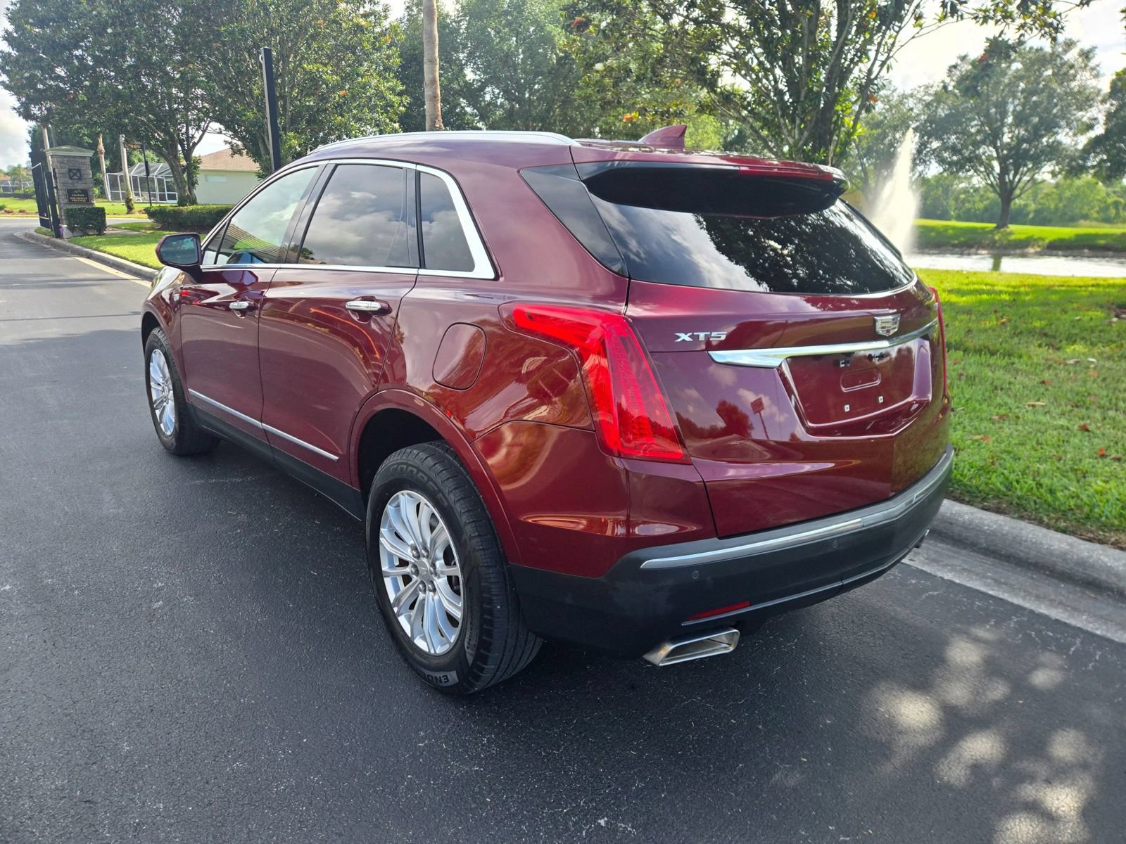 Used 2017 Cadillac XT5 FWD image 7