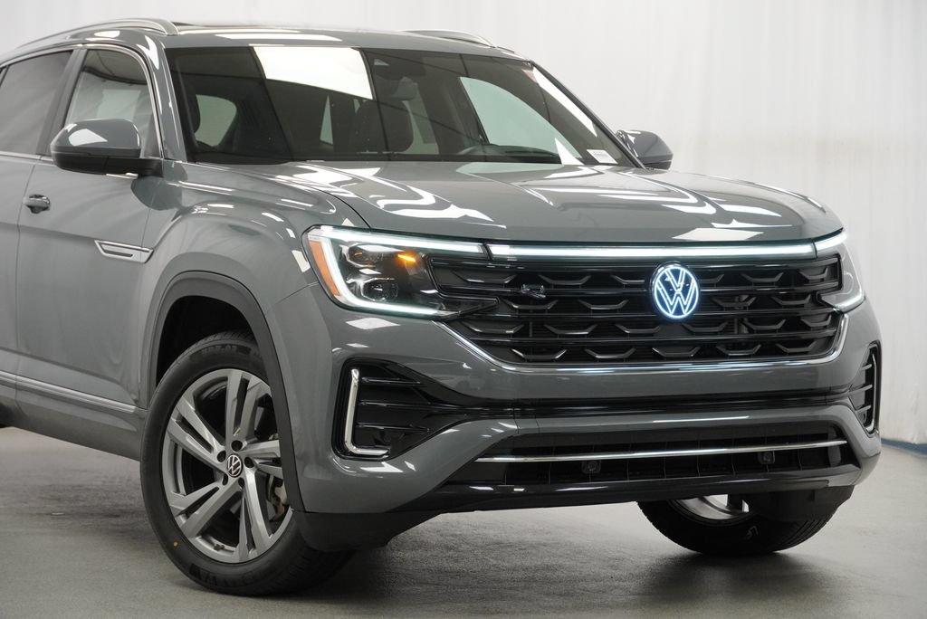 Used 2024 Volkswagen Atlas Cross Sport SEL R-Line AWD/4WD image 8