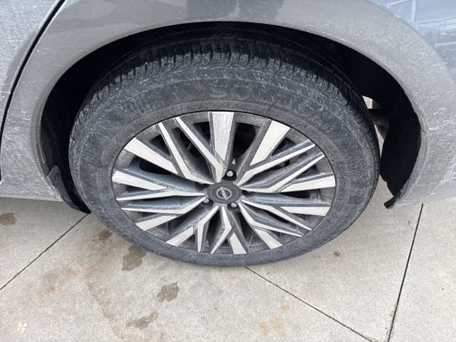 Used 2024 Nissan Altima 2.5 SV image 13