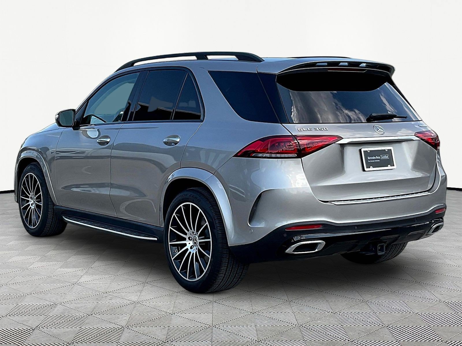Certified 2023 Mercedes-Benz GLE 350 4MATIC w/ AMG Line Exterior image 4