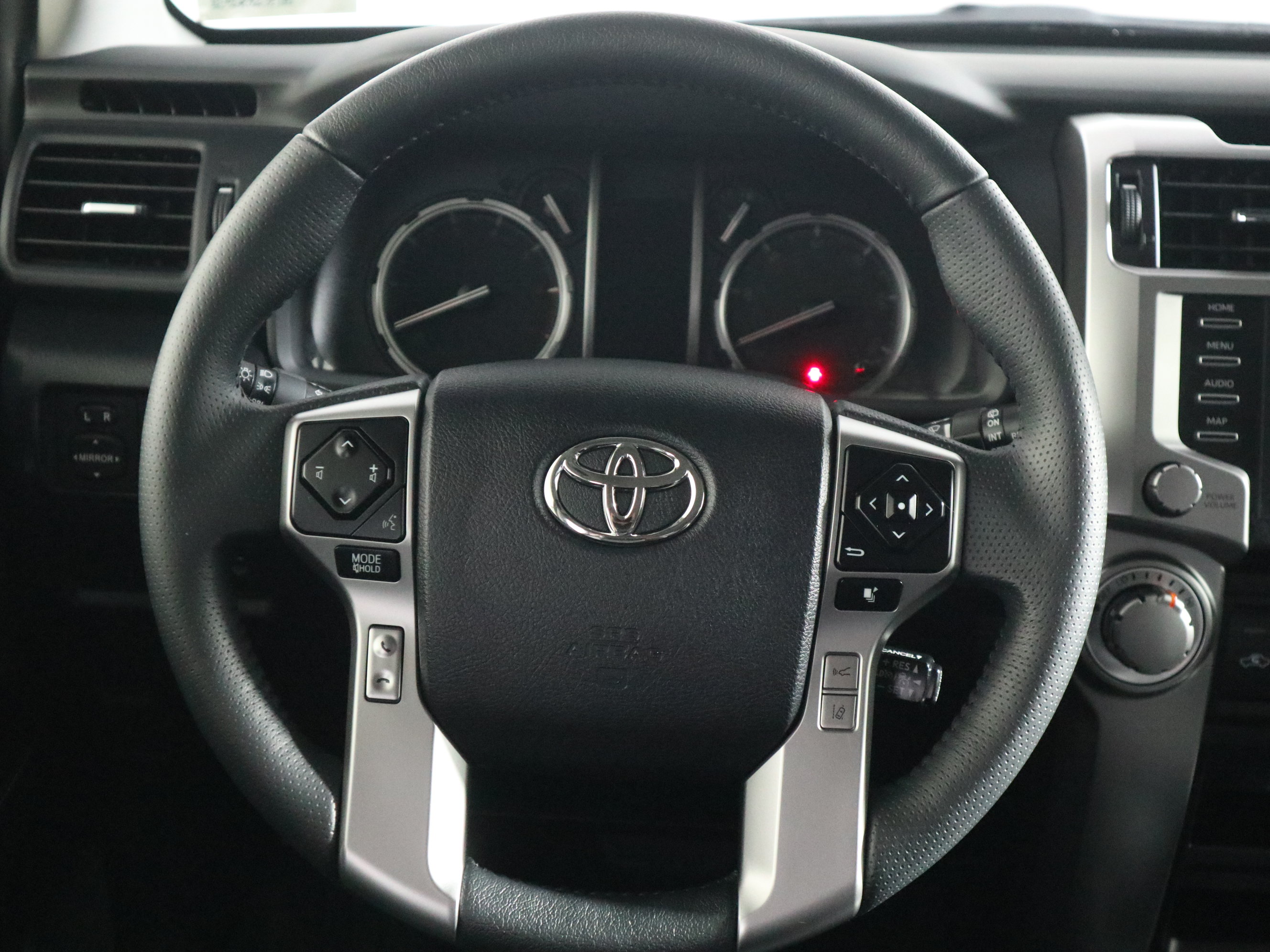 Used 2024 Toyota 4Runner TRD Sport AWD/4WD image 16